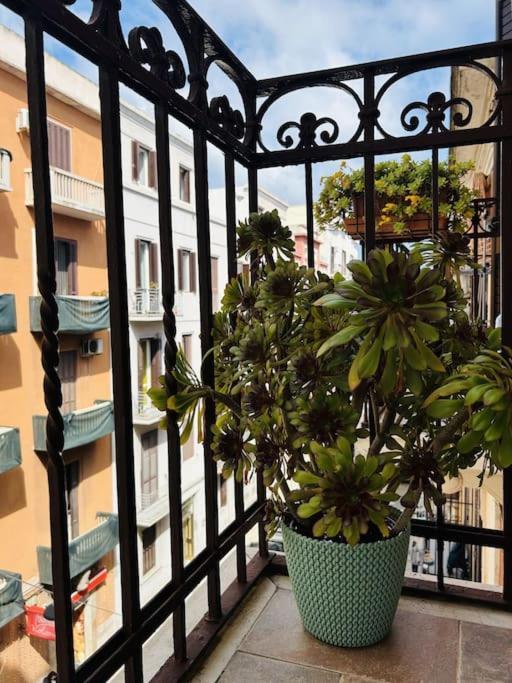 Trilocale Centrale Vista Mare - Mira'S Home Bari Dış mekan fotoğraf